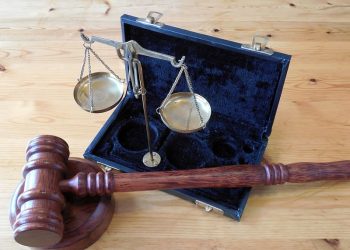 The action of spoliation is intended to keep the public order